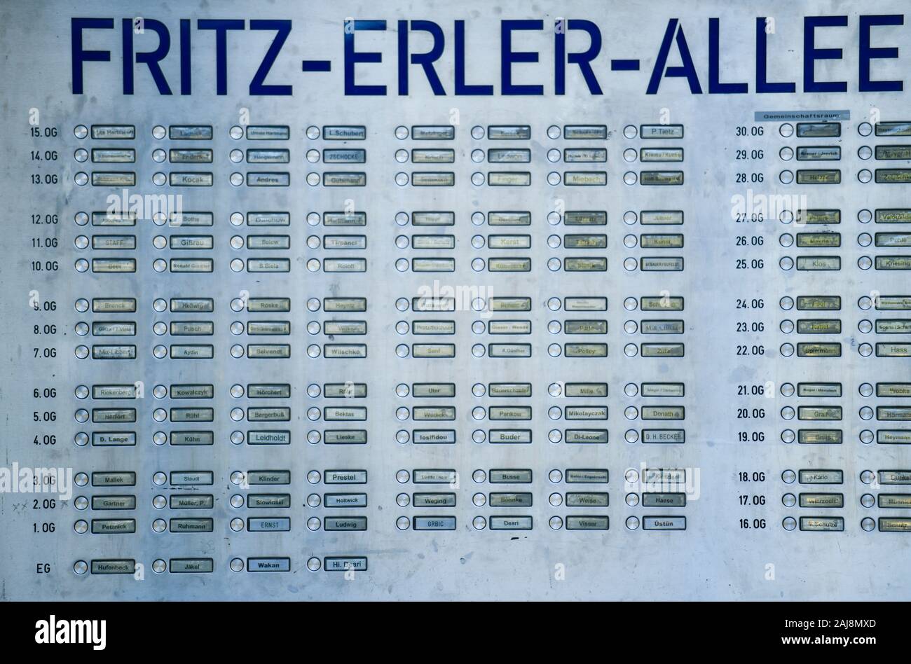 Klingelbrett, Wohnhochhaus Ideal, Fritz-Erler-Allee 120, Gropiusstadt, Neukölln, Berlin, Deutschland Stockfoto