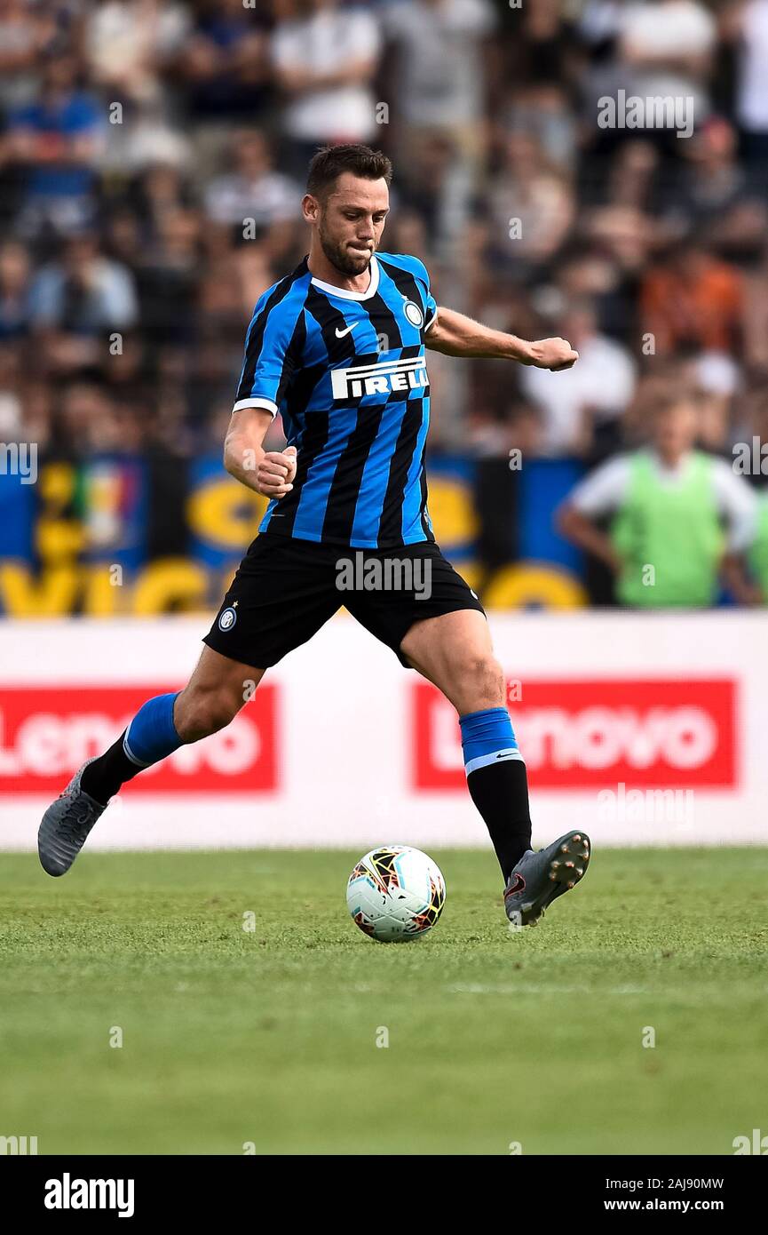 Lugano, Schweiz. 14. Juli, 2019: Stefan De Vrij des FC Internazionale in Aktion während der Saison Fußball-Match zwischen dem FC Lugano und FC Internazionale. FC Internazionale gewann 2-1 über den FC Lugano. Credit: Nicolò Campo/Alamy Live Neue Stockfoto