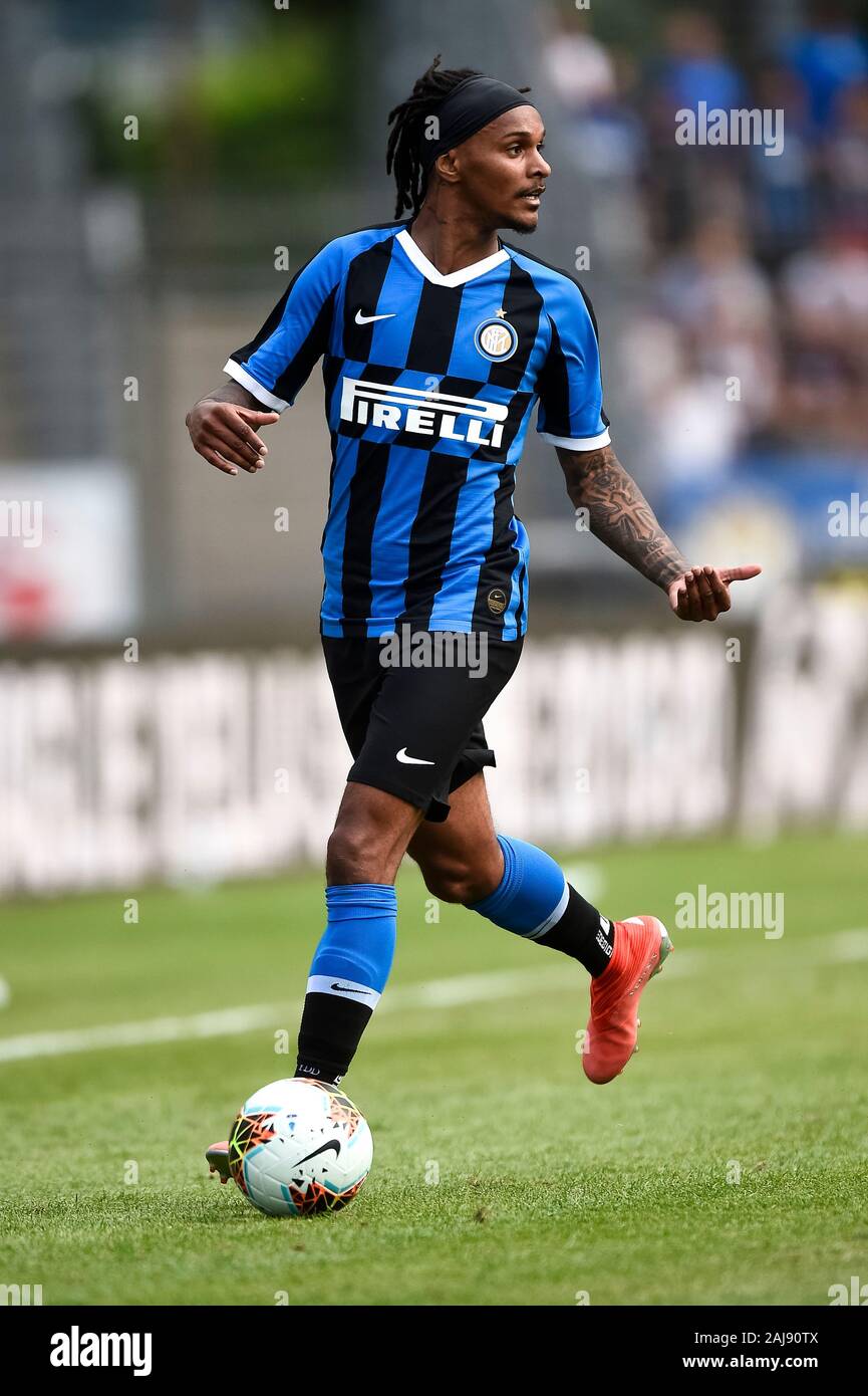 Lugano, Schweiz. 14. Juli, 2019: Valentino Lazaro von FC Internazionale in Aktion während der Saison Fußball-Match zwischen dem FC Lugano und FC Internazionale. FC Internazionale gewann 2-1 über den FC Lugano. Credit: Nicolò Campo/Alamy Live Neue Stockfoto