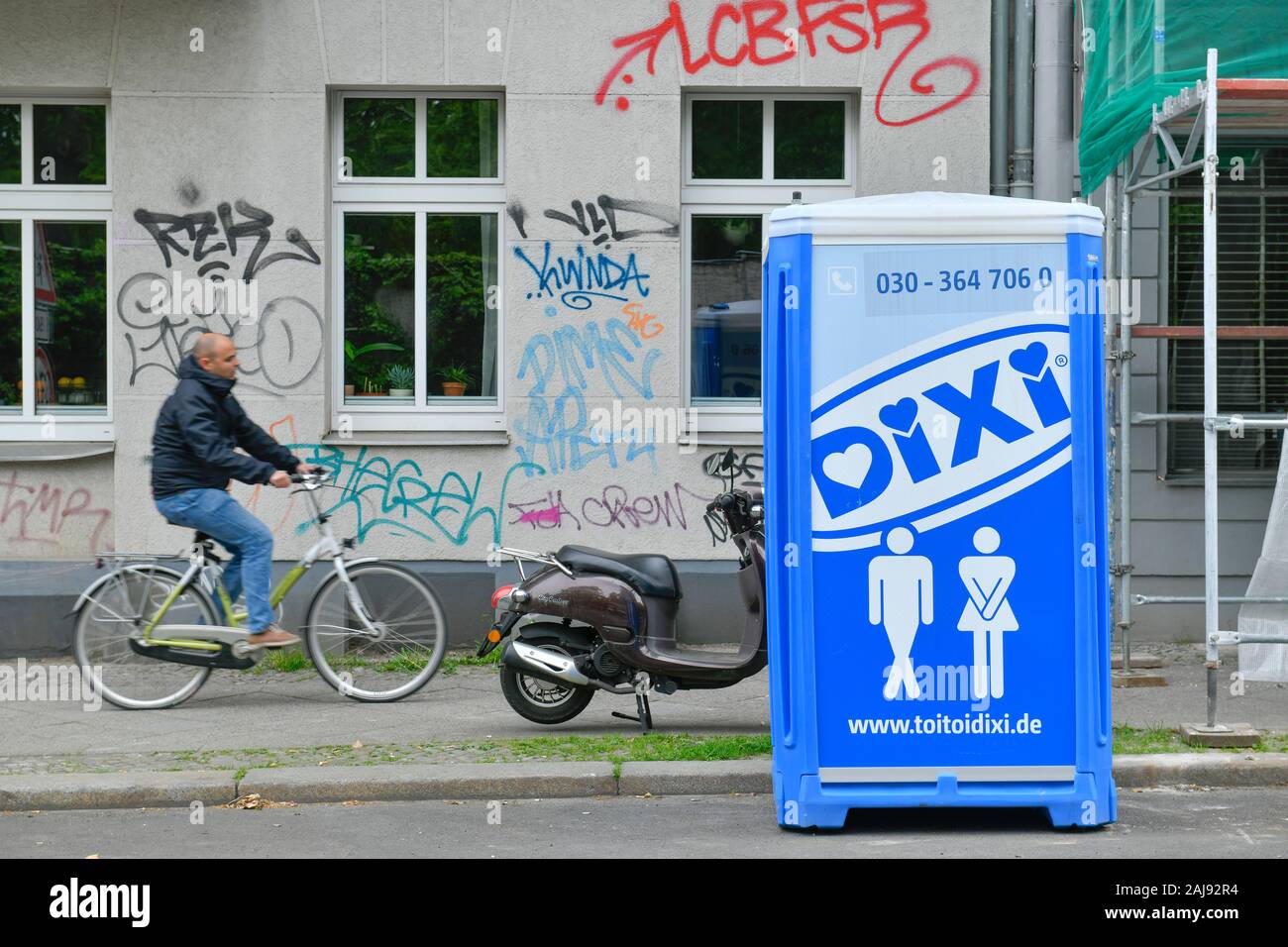 DixiKlo, Monumentensstraße, Schöneberg, Berlin, Deutschland Stockfotografie Alamy