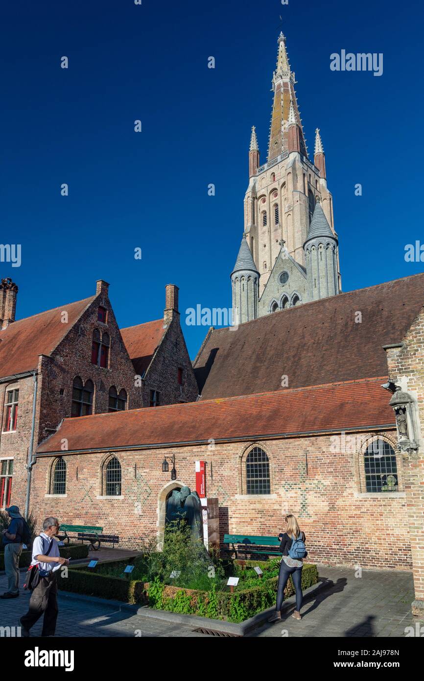 Brügge, Belgien - Oktober 6, 2018: Das Krankenhaus St. Johannes (Oud Sint-Janshospitaal) war eine mittelalterliche Krankenhaus in Brügge. Es war in der Mitte des 12. gegründet. Stockfoto