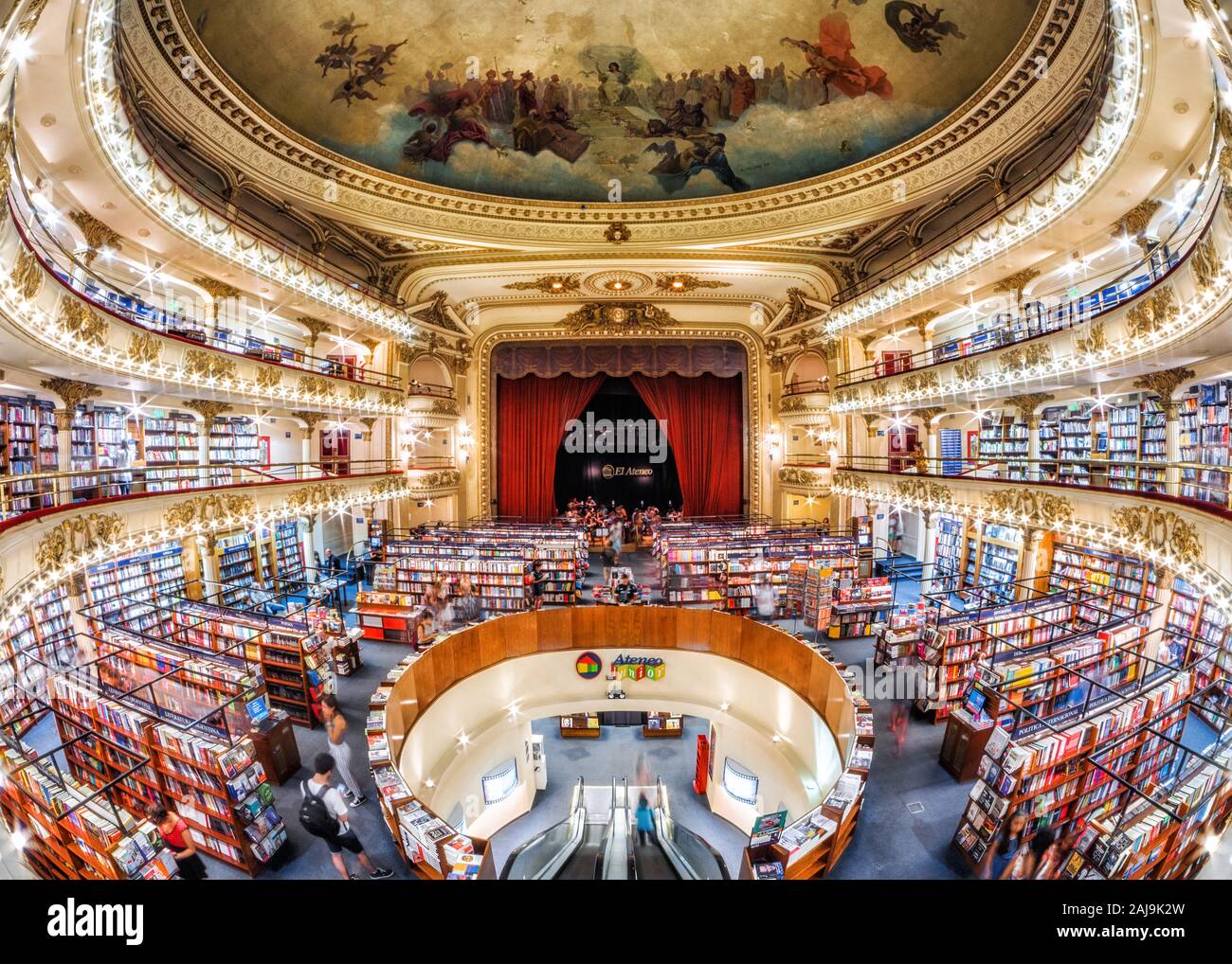 Architektonisches Wahrzeichen El Ateneo Grand Splendid, einem 100 Jahre alten Theater in einer Buchhandlung in Buenos Aires, Argentinien umgewandelt. Stockfoto