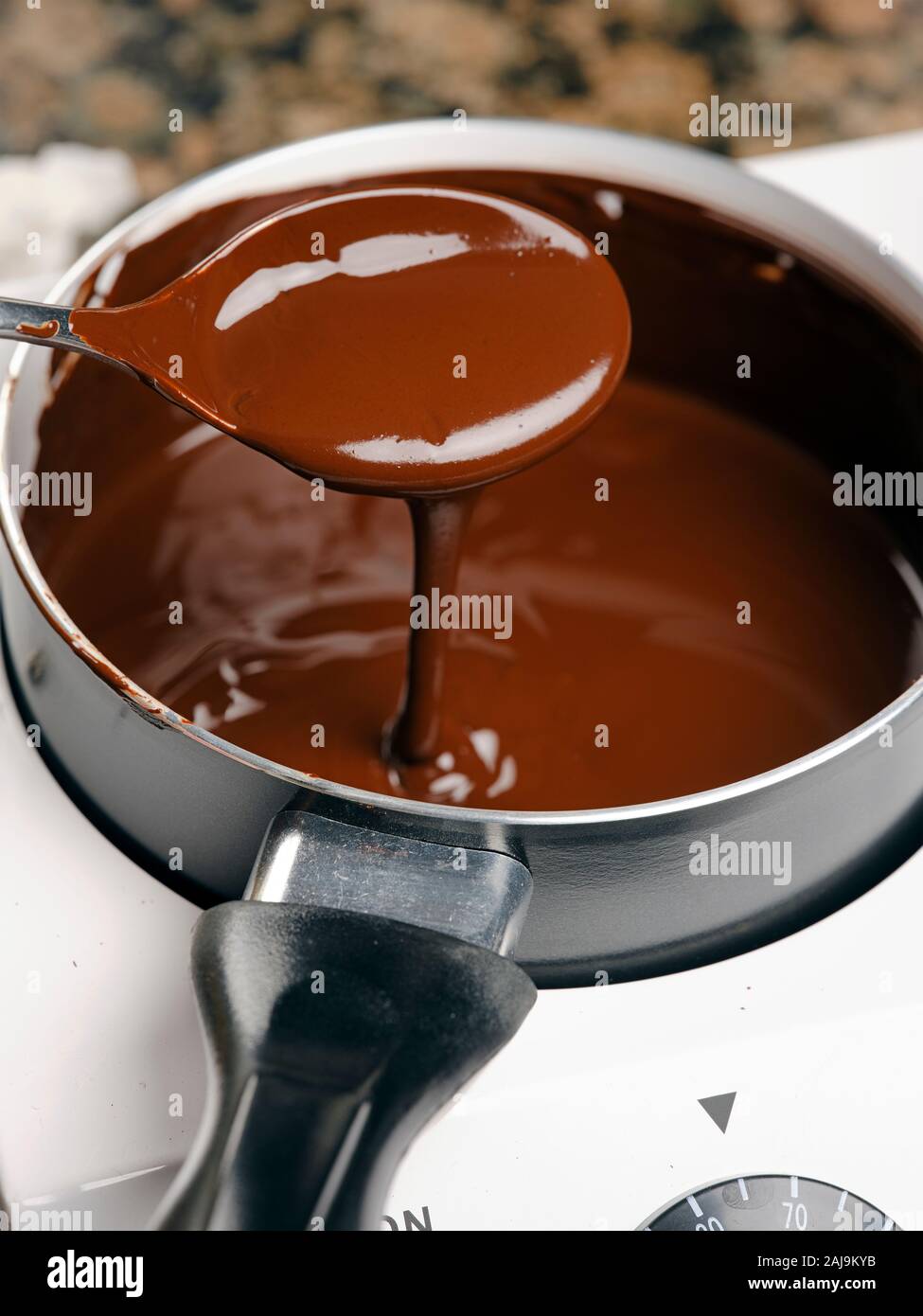 Schokolade mit einem Bain Marie Stockfoto