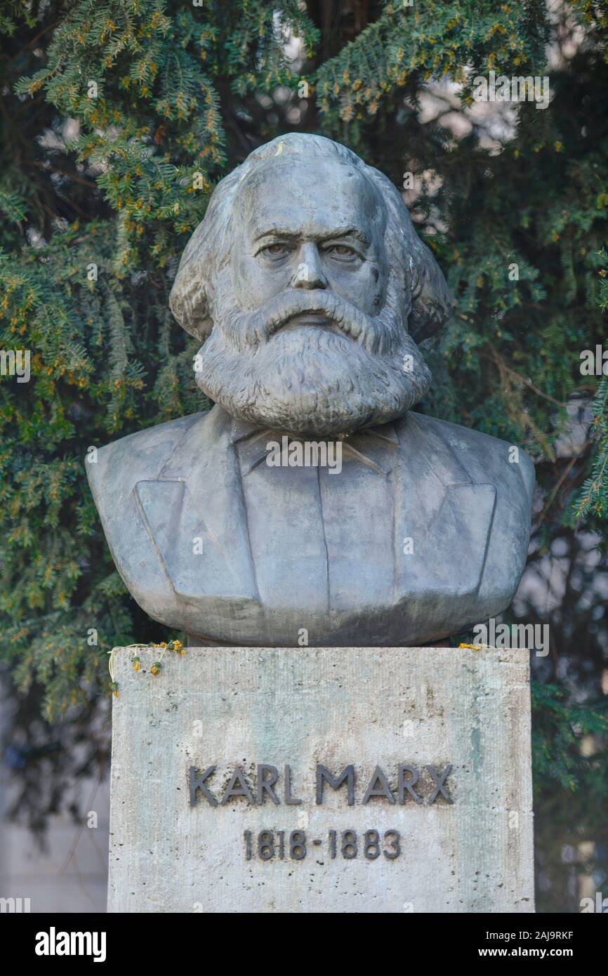 Karl-Marx-Denkmal, Strausberger Platz, Friedrichshain, Berlin, Deutschland Stockfoto