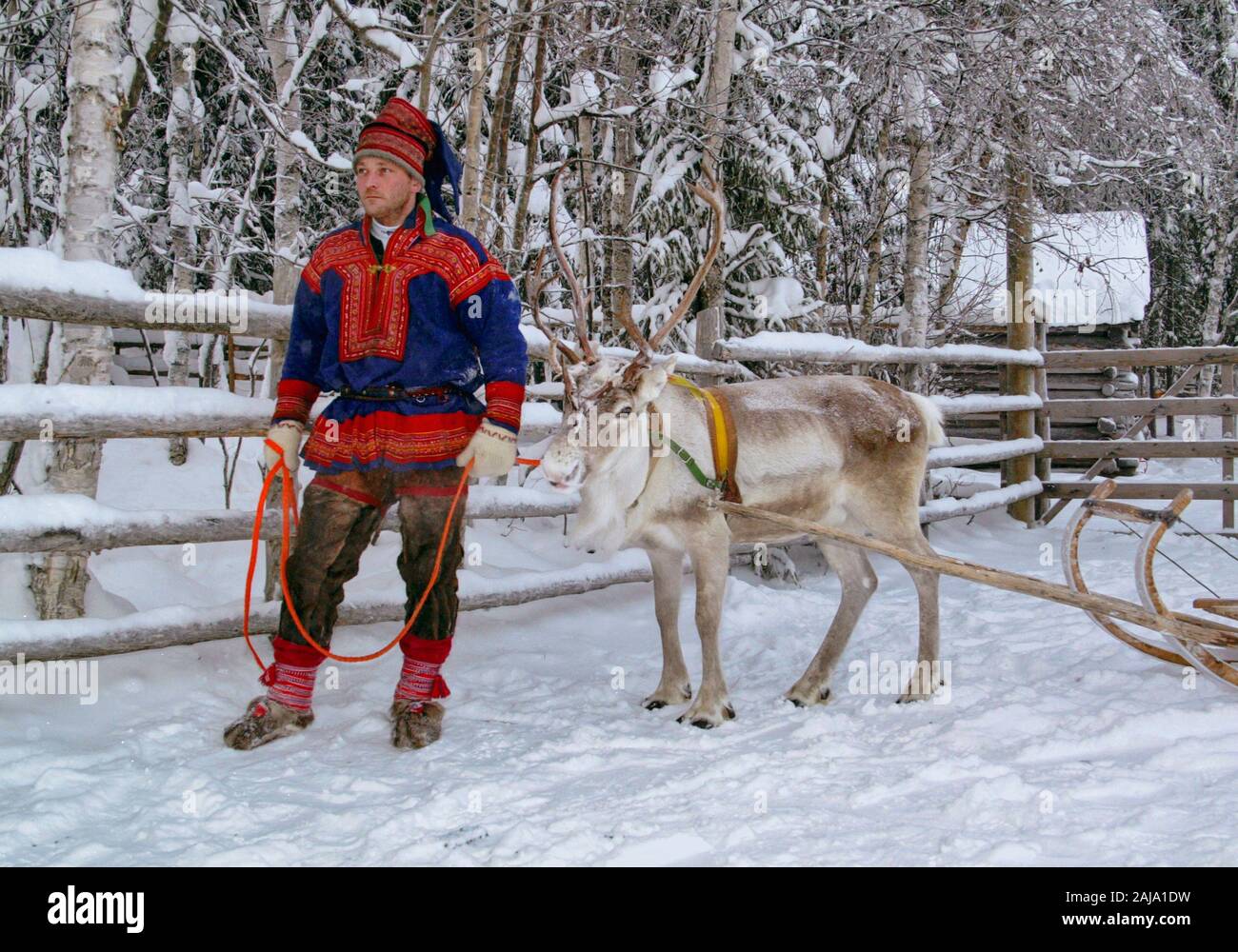 Traditionelle Kleidung Lappland Stockfotos und -bilder Kaufen - Alamy