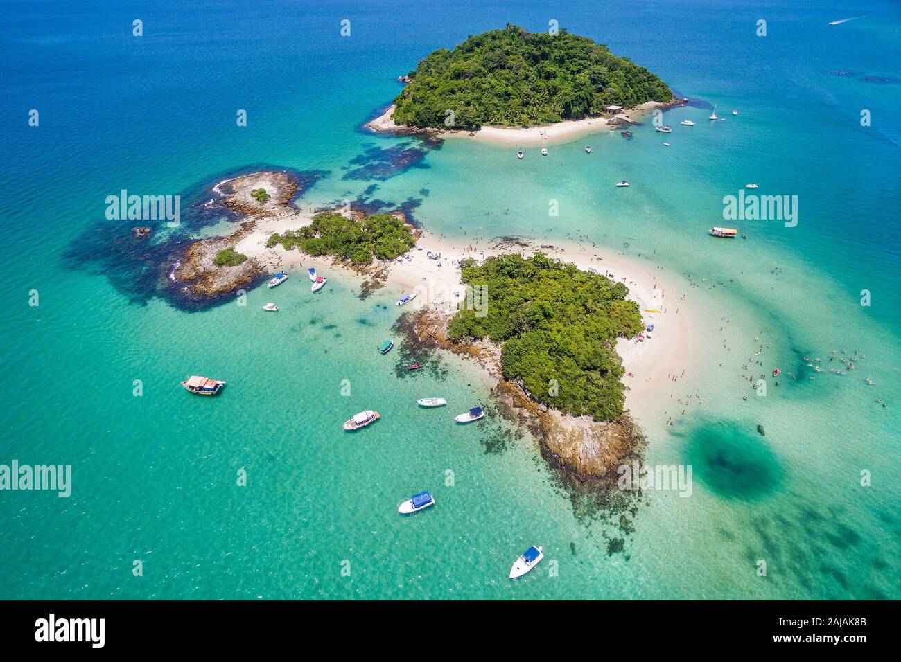Luftaufnahme von Cataguases Insel in Angra dos Reis, Rio de Janeiro, Brasilien. Stockfoto