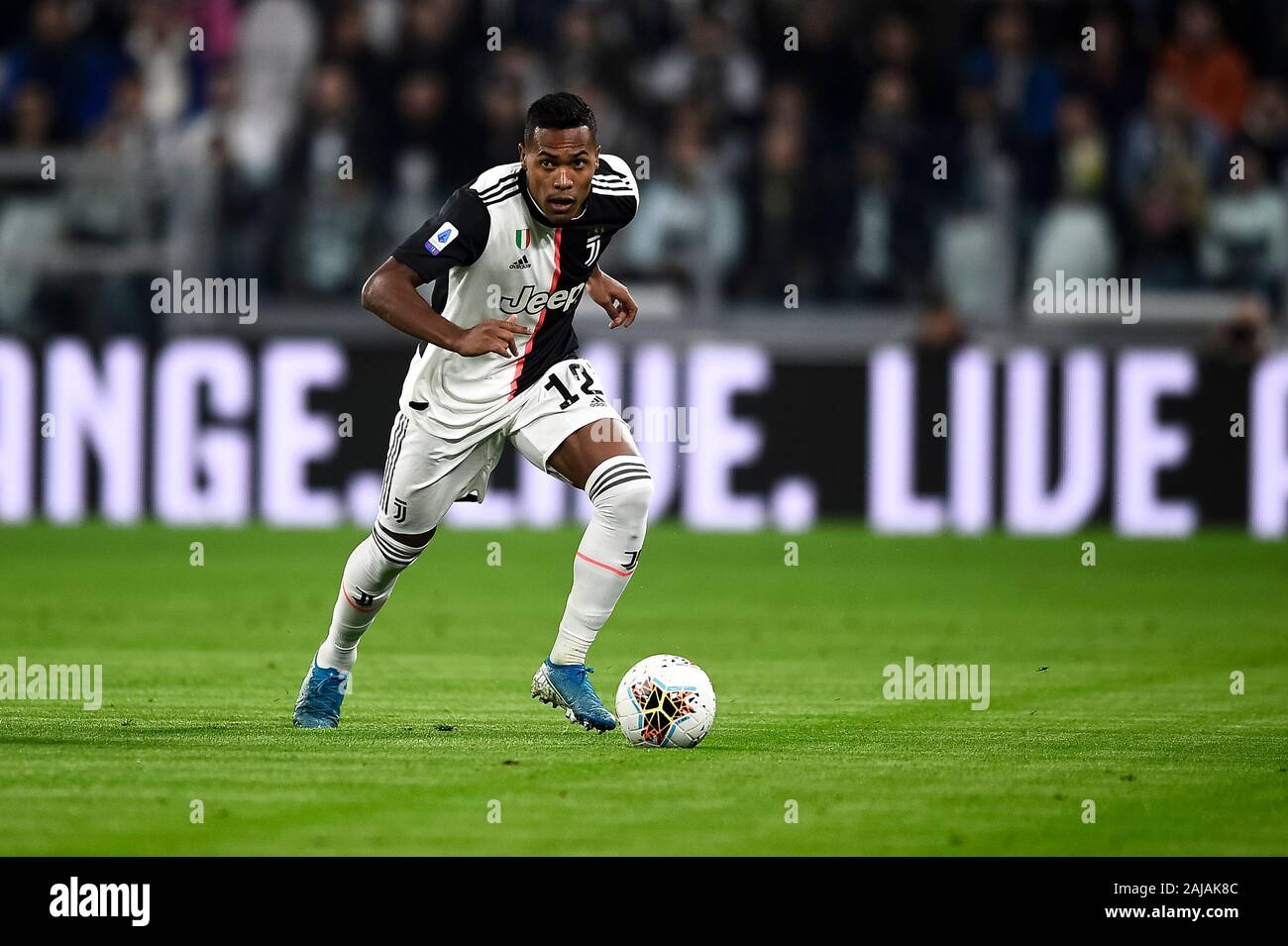 Turin, Italien. 19. Oktober, 2019: Alex Sandro von Juventus Turin FC in Aktion während der Serie ein Fußballspiel zwischen Juventus FC und FC Bologna. FC Juventus gewann 2-1 über FC Bologna. Credit: Nicolò Campo/Alamy leben Nachrichten Stockfoto