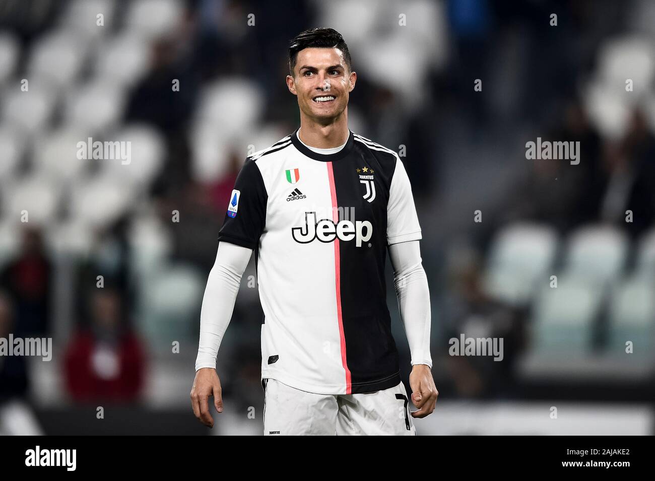 Turin, Italien. 19. Oktober, 2019: Cristiano Ronaldo von Juventus Turin FC lächelt während der Serie ein Fußballspiel zwischen Juventus FC und FC Bologna. FC Juventus gewann 2-1 über FC Bologna. Credit: Nicolò Campo/Alamy leben Nachrichten Stockfoto