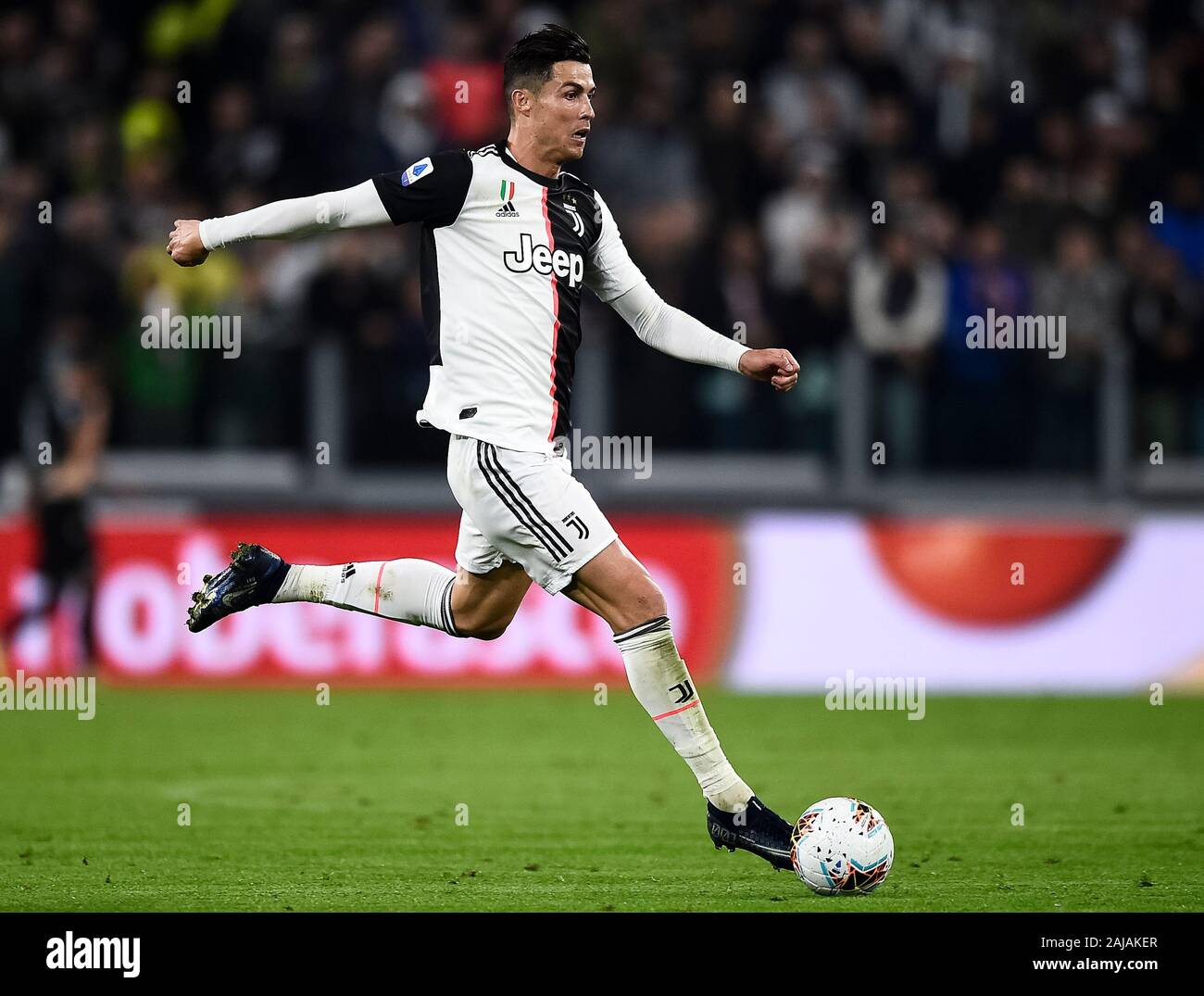 Turin, Italien. 19. Oktober, 2019: Cristiano Ronaldo von Juventus Turin FC in Aktion während der Serie ein Fußballspiel zwischen Juventus FC und FC Bologna. FC Juventus gewann 2-1 über FC Bologna. Credit: Nicolò Campo/Alamy leben Nachrichten Stockfoto