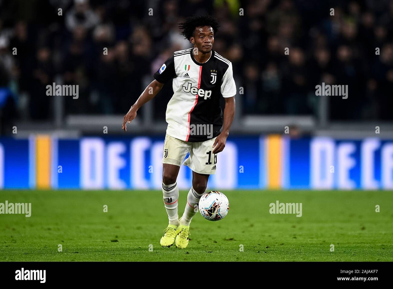 Turin, Italien. 19. Oktober, 2019: Juan Cuadrado von Juventus Turin FC in Aktion während der Serie ein Fußballspiel zwischen Juventus FC und FC Bologna. FC Juventus gewann 2-1 über FC Bologna. Credit: Nicolò Campo/Alamy leben Nachrichten Stockfoto