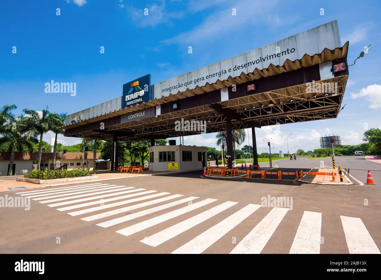 Haupteingang Itaipu Staudamm, an der Grenze zwischen Brasilien und Paraguay. Stockfoto