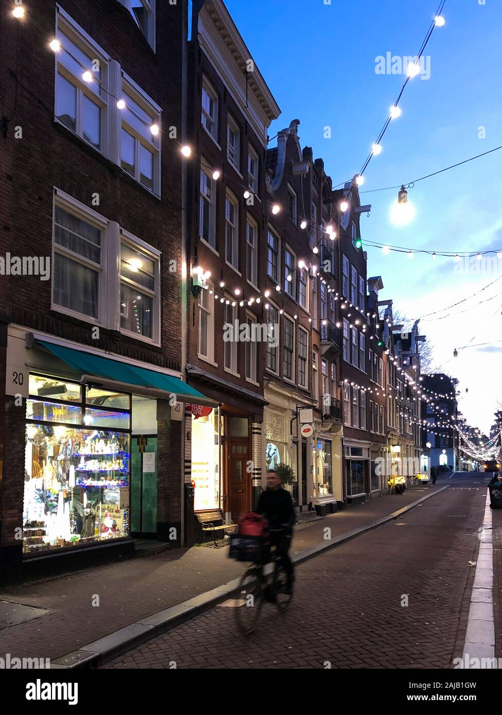 Die Geschäfte in der Ree Straat in 'De 9 Straatjes" (Die neun Straßen) Bezirk im Stadtzentrum von Amsterdam, einem beliebten touristischen und Einkaufsmöglichkeiten. Stockfoto