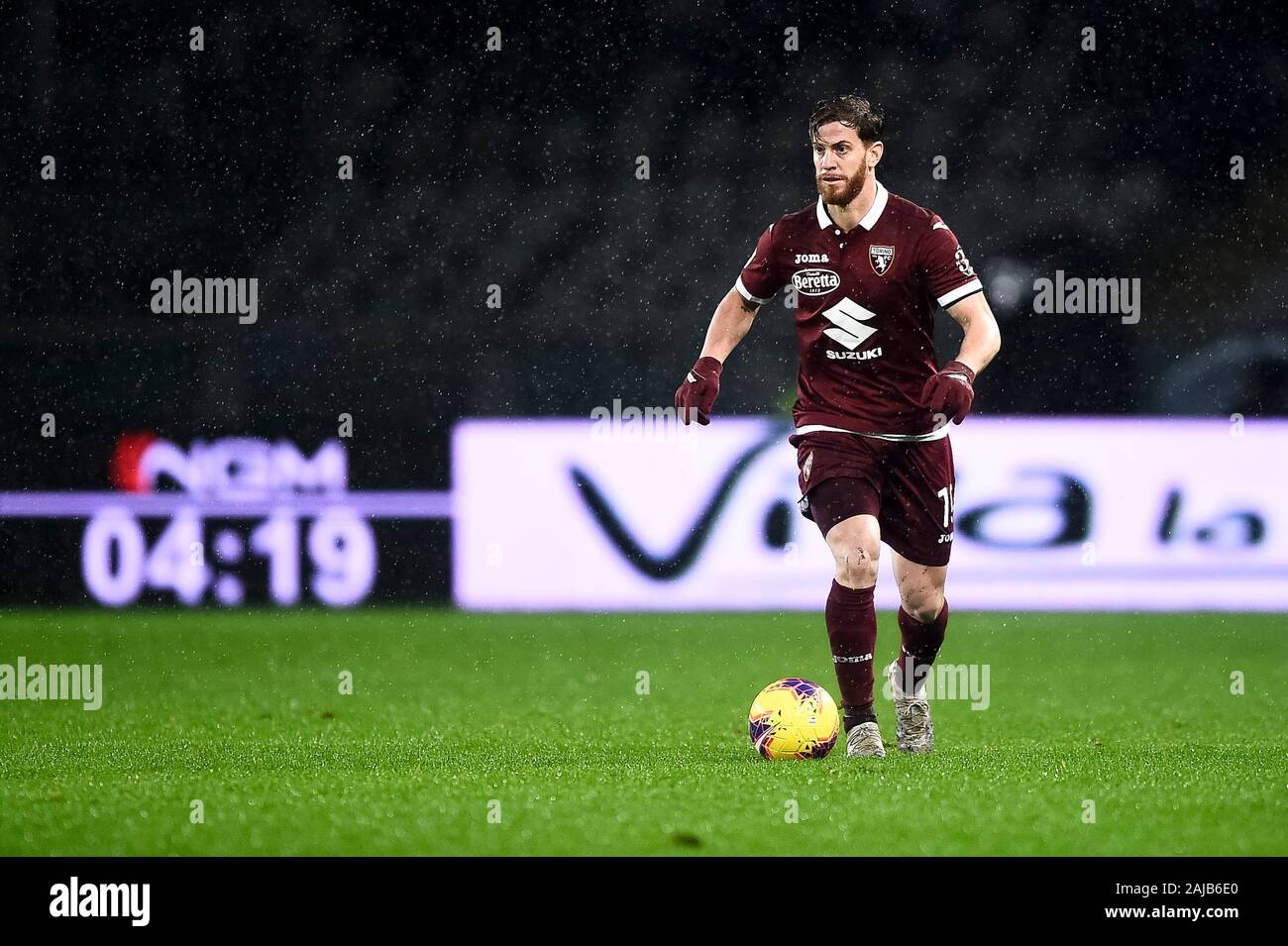 Turin, Italien - 23 November, 2019: Cristian Ansaldi von Torino FC in Aktion während der Serie ein Fußballspiel zwischen Torino FC und FC Internazionale. FC Internazionale gewann 3-0 über Torino FC. Credit: Nicolò Campo/Alamy leben Nachrichten Stockfoto