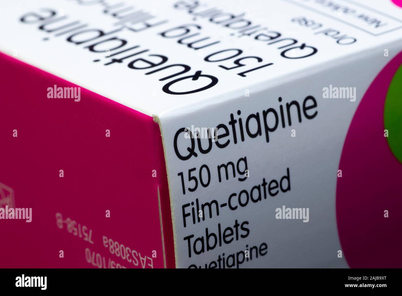 Box mit Quetiapin-Tabletten, einem atypischen antipsychotischen Medikament zur Behandlung von Schizophrenie, bipolarer Störung und schwerer depressiver Störung Stockfoto