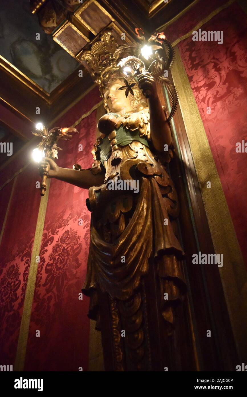 San Simeon, CA., USA, 6. Dezember 2017. William R. Hearst Castle. San Simeon California State Historical Monument. Casa Grande Theater Stockfoto