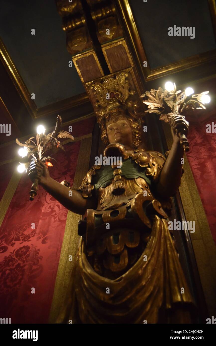 San Simeon, CA., USA, 6. Dezember 2017. William R. Hearst Castle. San Simeon California State Historical Monument. Casa Grande Theater Stockfoto