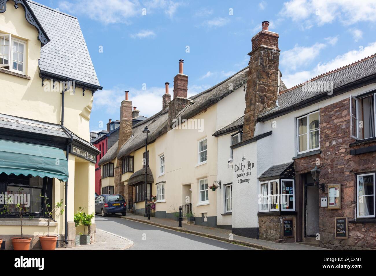 Der Tally Ho Inn and Cottages, Market Street, Hatherleigh, Devon, England, Vereinigtes Königreich Stockfoto