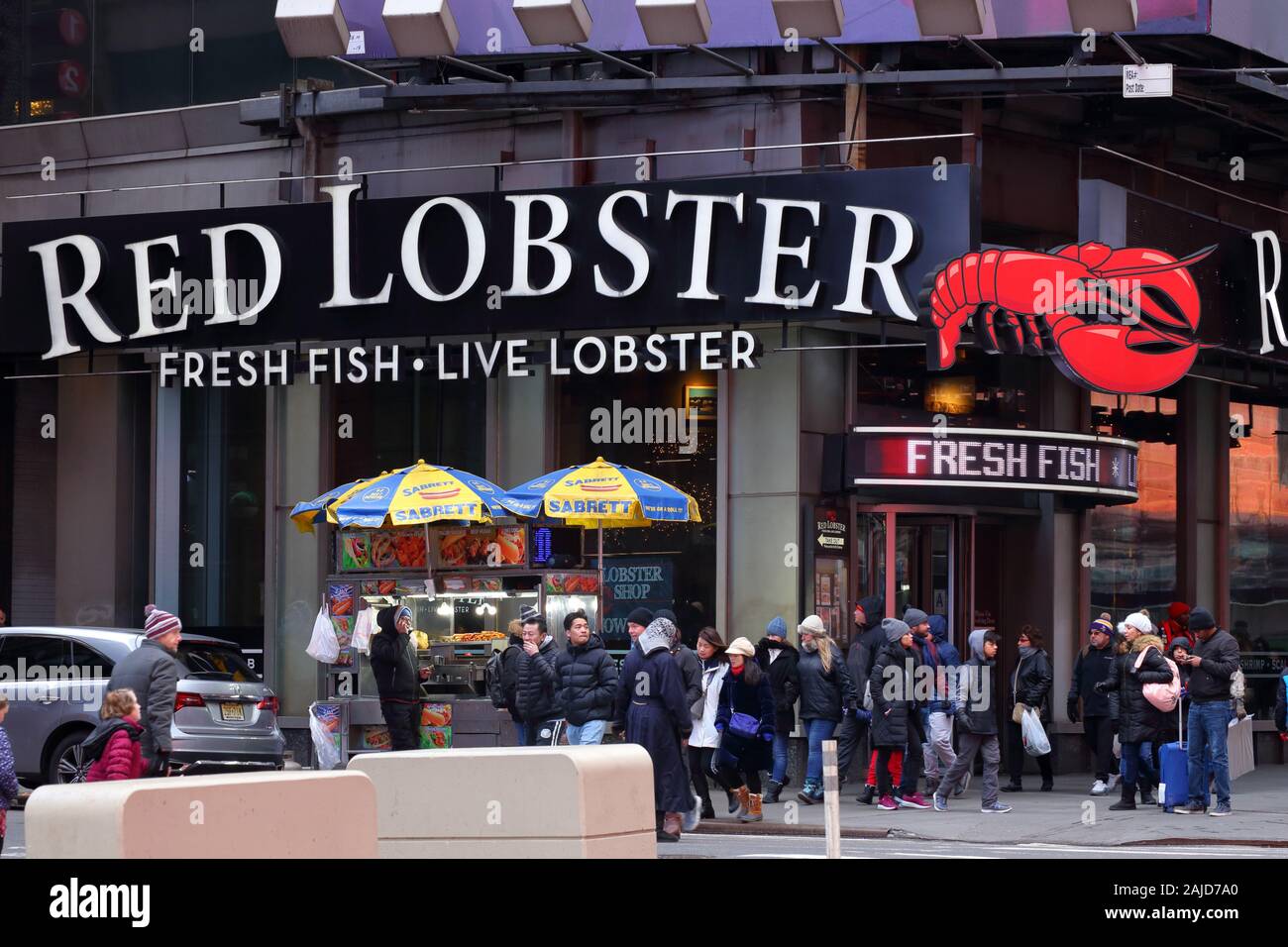 A gigantic logo of Red Lobster in Times Square in Manhattan, New York, NY Stockfoto