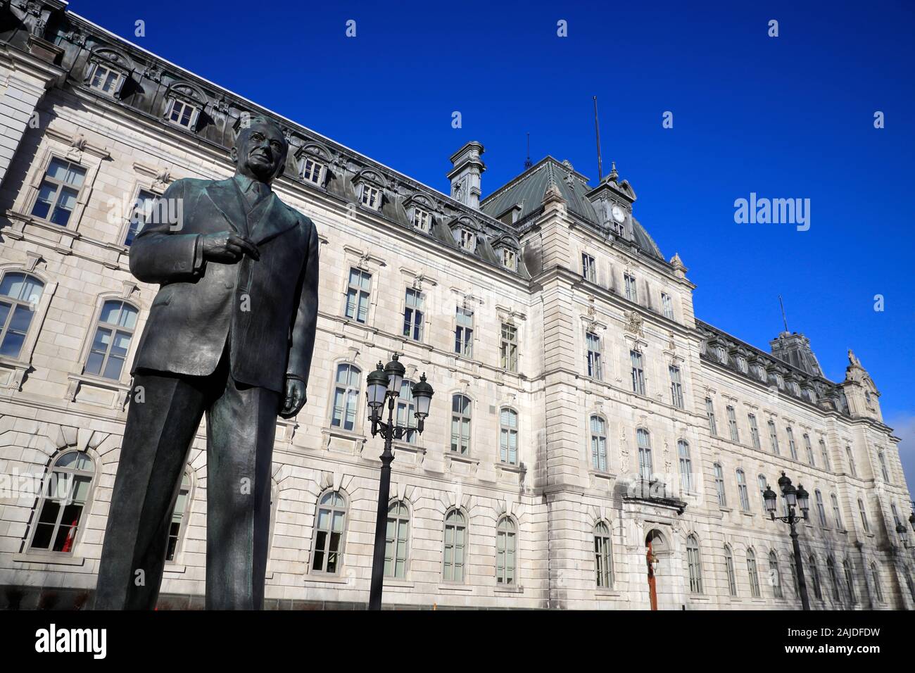 Die Statue von Maurice Duplessis 16 Premier der Provinz Quebec vor dem Parlament von Quebec Quebec City. der Provinz Quebec Kanada Stockfoto
