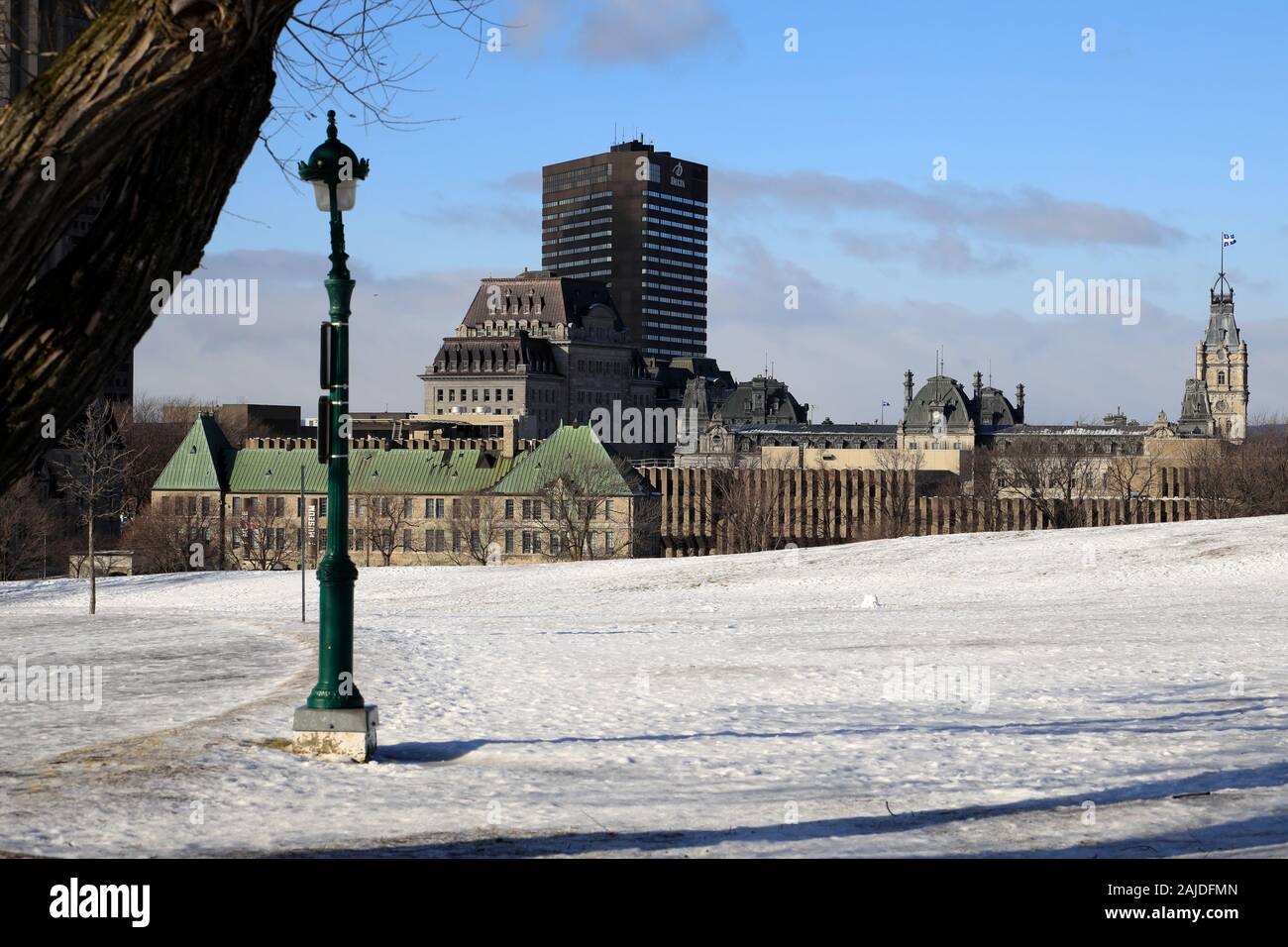 Ebenen von Abraham mit Quebec City und Parlement Gebäude im Hintergrund in einem Wintertag in Urlaubszeit. Quebec City. Quebec Kanada Stockfoto