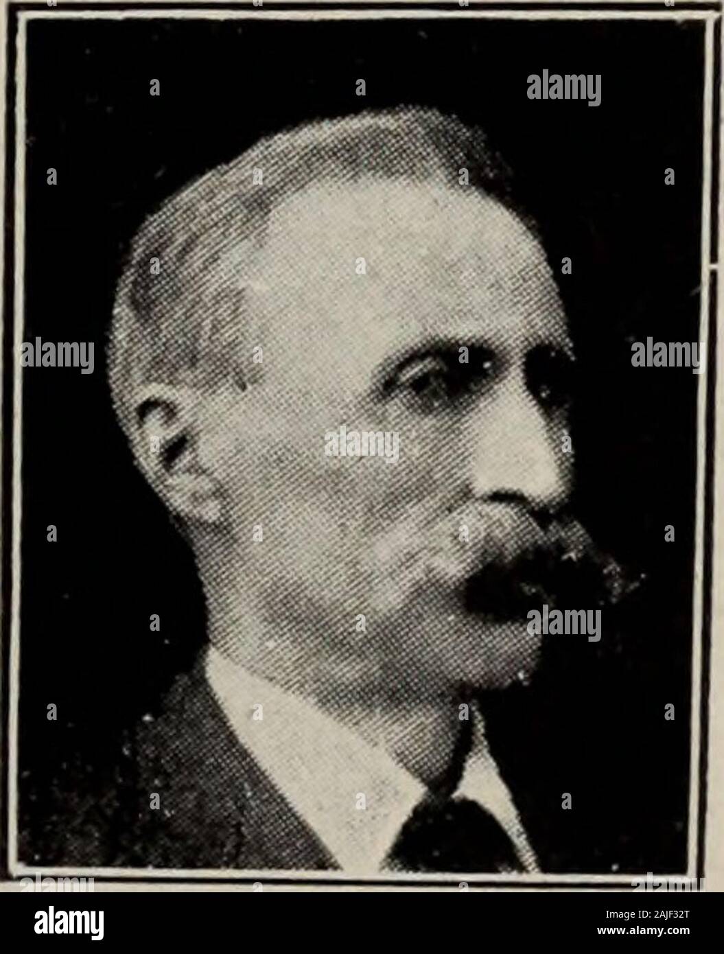 Histoire de la Baie-Saint-Antoine, dite Baie-du Febvre, 1683-1911. 11. 12 MAIRES DE LA BAIE-DU-FEBVRE l1. Joseph Duguay.- 2. Alexandre-Louis Gouin.-3. Joseph-Gabriel Proulx.-4. Louis Manseau. 5. Manseau Louis-Esdras.-6. Joseph-Louis Lemire.-7. Onésime Houle.- 8. Michel Lemire. 9. Moise-Honorat Lemire.-IO. Joseph-Frs. Lemire.-11. Joseph Elie.- 12. Calixte-Charles Lemire, Maire de Baiev. lle. DE LA BAIE-SAINT-ANTOINE 563 Greffiers: - Joseph Rousseau, N. S... 1868. - J.-L. Belcourt, 1868-72. - L.-M. Blondin, N. S., 1872/73. - J.-L. Belcourt, N. S., 1873-1909. - N.-U. Fréchette, N. S., 1909... § 2.-PROFE Stockfoto