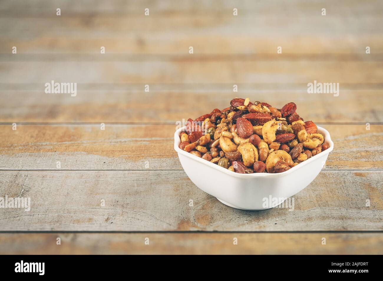 Traditionelle indische Imbissmischung mit Cashewnuss und Mandel Stockfoto