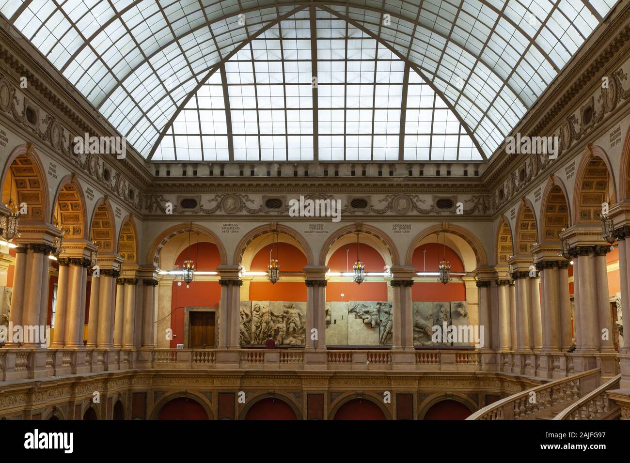 Zentrale Halle der Stieglitz Museum für dekorative und angewandte Kunst in Sankt Petersburg, Russland. Stockfoto