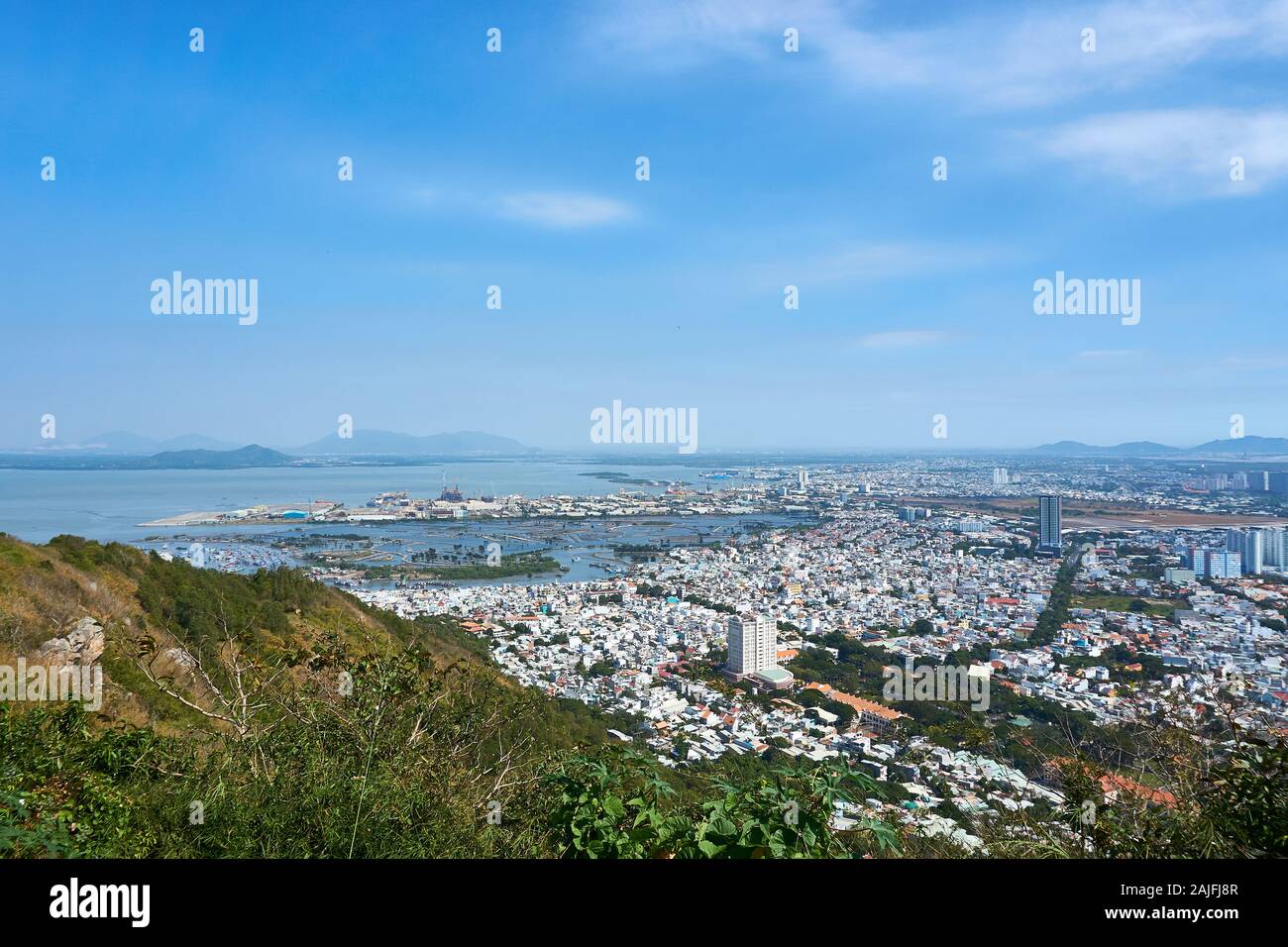 VUNG TAU, VIETNAM - Dezember. 24.2020: Blick über Vung Tau zu Weihnachten. Stockfoto