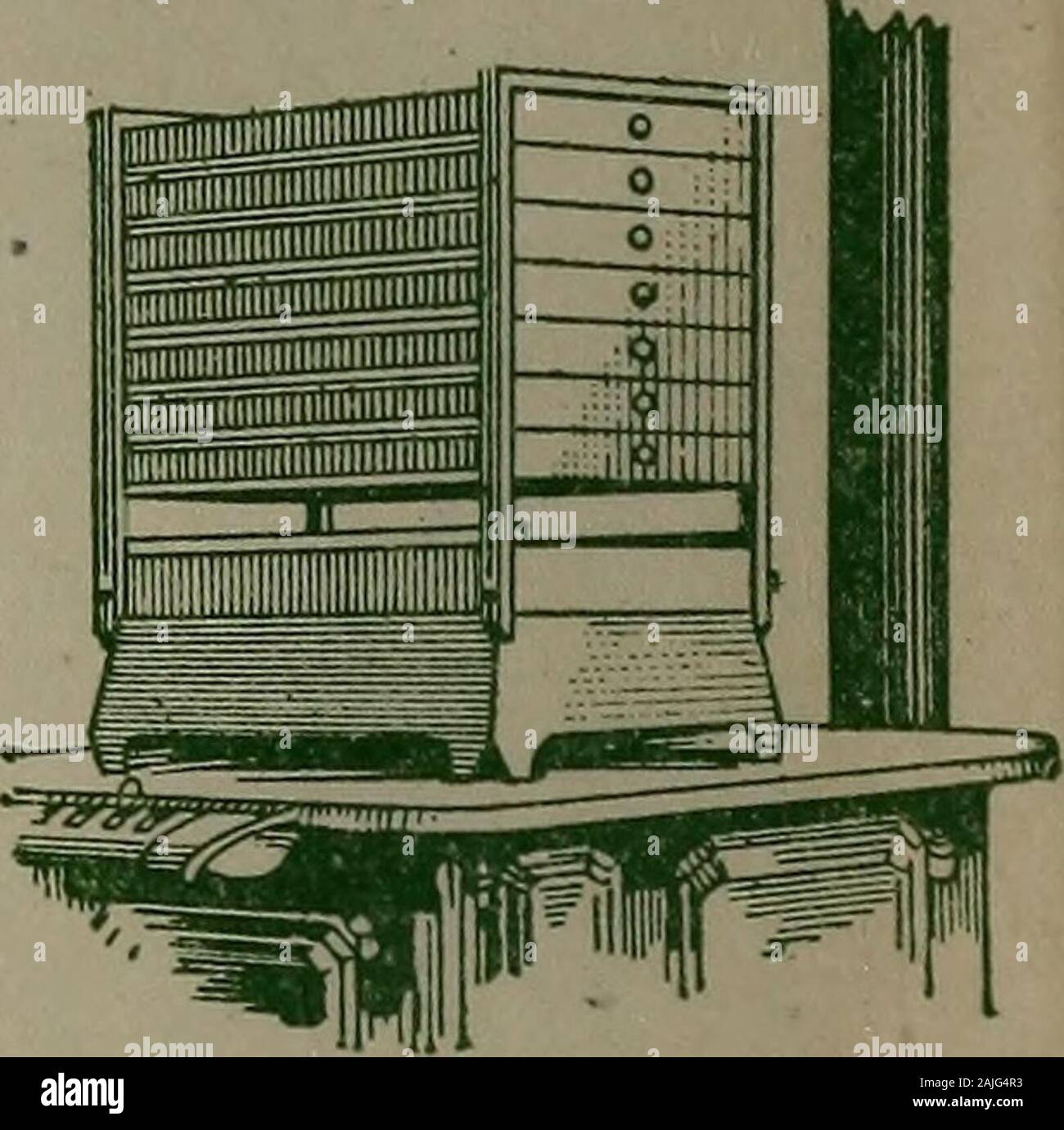 Home Trocknung Handbuch für Gemüse und Obst, 1917. s Der 1-Zoll Streifen auf dem Bildschirm galvanizedwire angeheftet. Jedes Fach sliould 3 inchesshorter sein als der Trockner und genug nar-rower, damit es leicht auf thesupports in oder heraus zu schieben. Bei der Platzierung von Fächer im Trockner Drücken der unteren eine so weit wie möglich nach hinten, so dass ein 3-Zoll-Raum vor. Die nächste trayeven mit den vorderen Platz, die aus dem Raum an: Diehintere. Alternativen alle Fächer, die in thisway, beheizten facilitatethe Zirkulation der Luft. Itis gut aventilating Eröffnung, 6 von 2 Zoll, in: Der Trockeneren Todis zu haben Stockfoto
