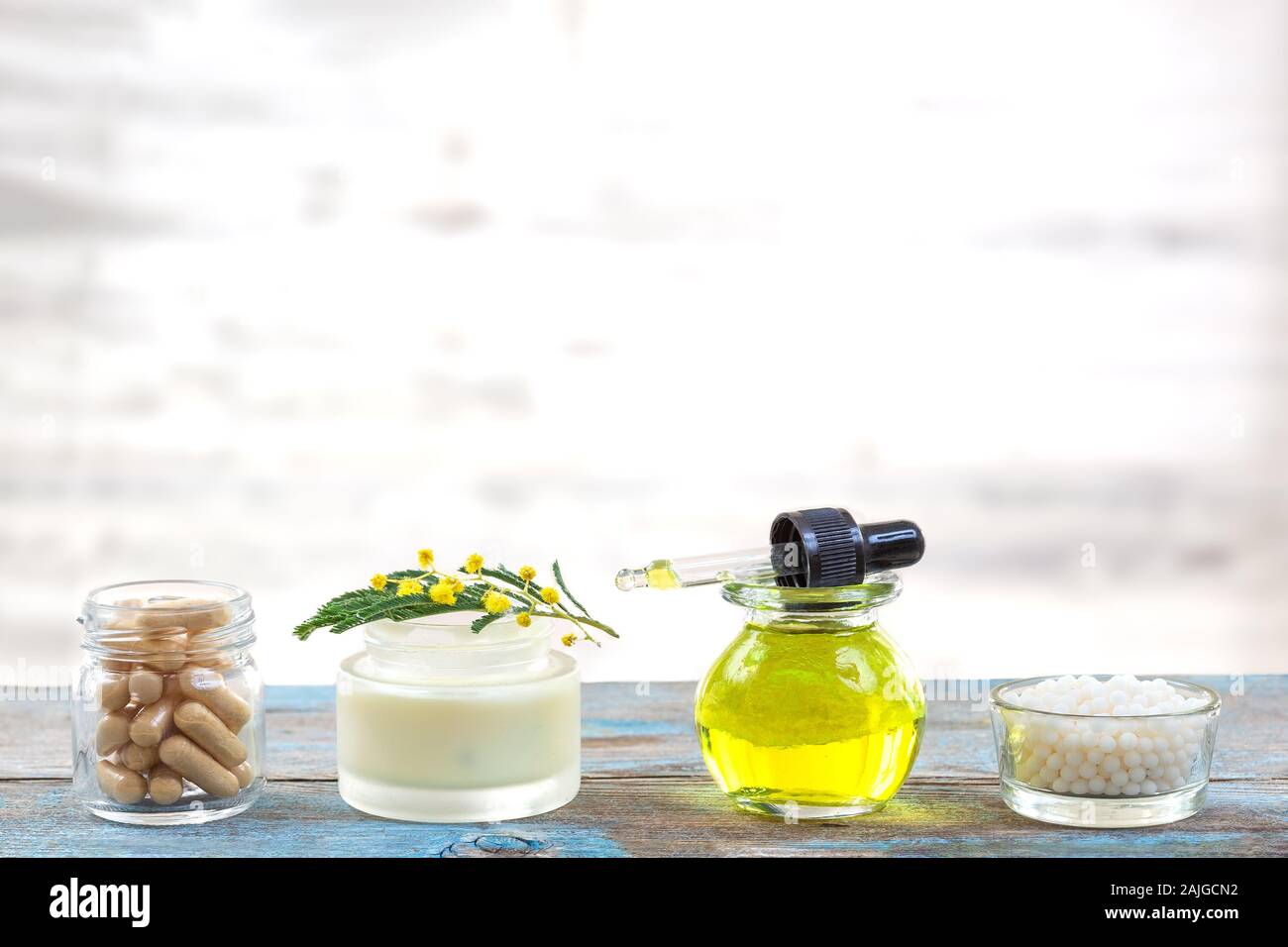Gesundheit und Körperpflege: Produkte von Mimosa für Gesundheit und Kosmetik abgeleitet Stockfoto