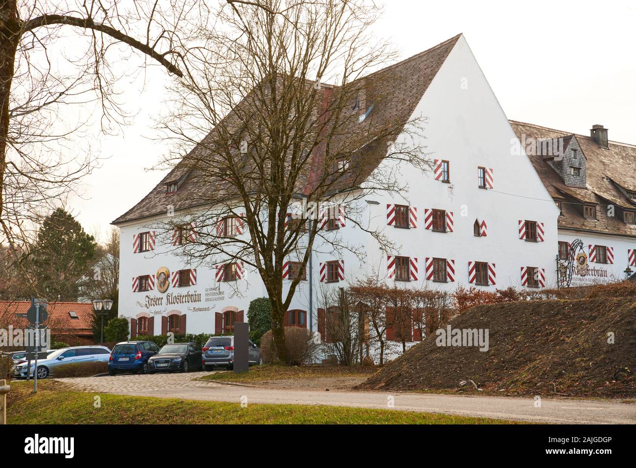 Kloster Irsee, Bayern, Deutschland am 31. Dezember 2019. Das Restaurant Irseer Klosterbräu Brauerei, in der Nähe des Kloster Irsee am 31 Dezember, 2019 in Irsee, Bayern, Deutschland. © Peter Schatz/Alamy leben Nachrichten Stockfoto