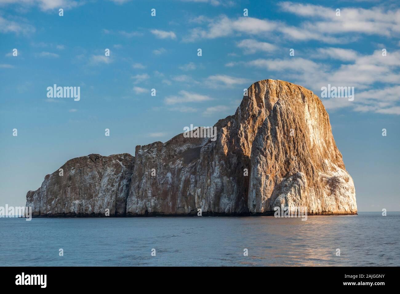 Kicker Rock (aka León dormido) in der Nähe von San Cristobal Island, Galapagos, Ecuador. Stockfoto