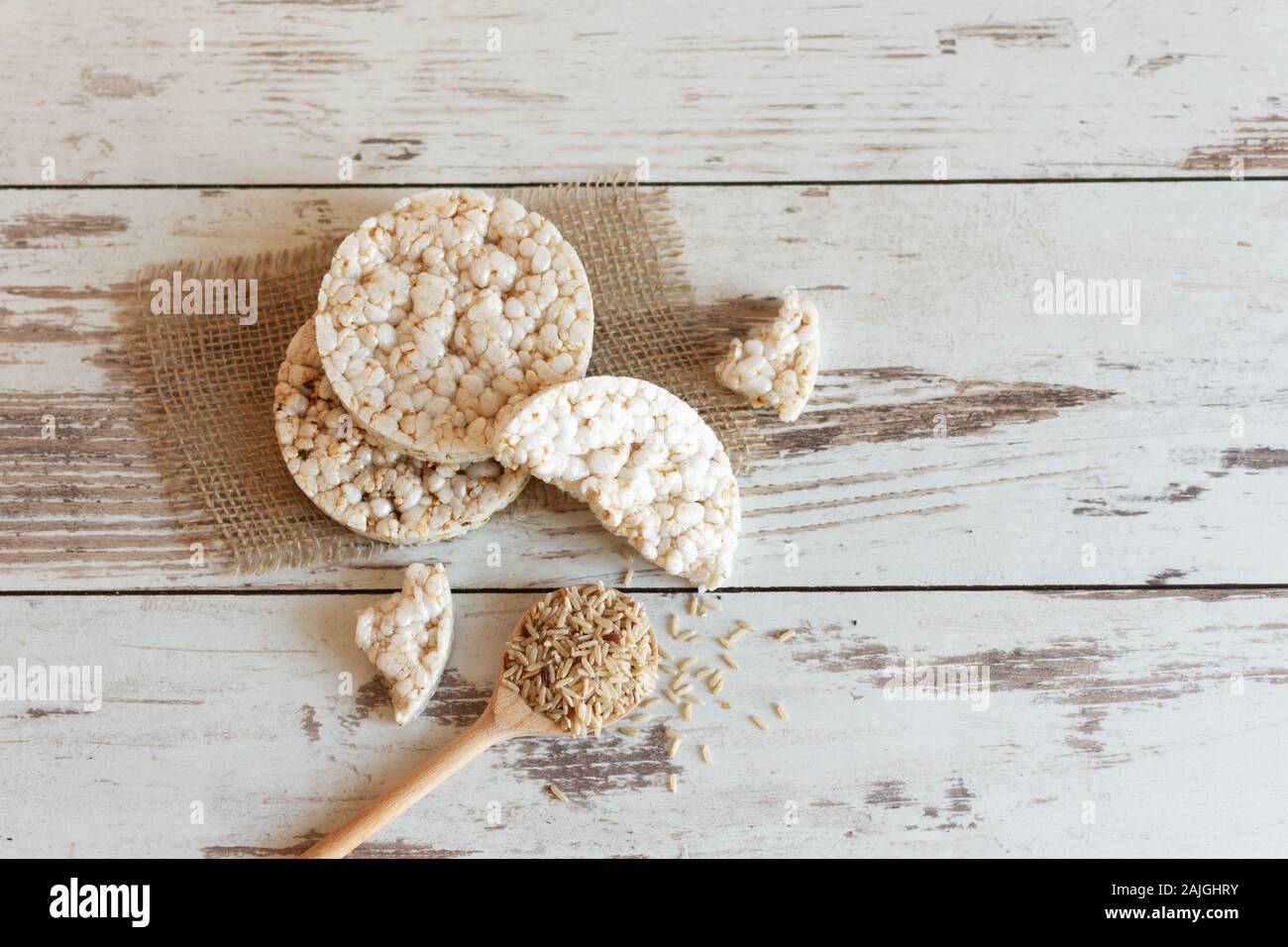 Gesunde Puffreis Waffeln für Ernährung. Reis Kuchen als gesunde Ernährung Konzept. Kopieren Sie Platz. Stockfoto