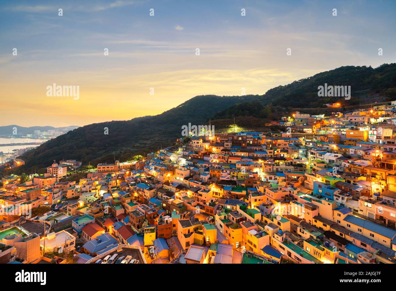 Panorama der Gamcheon Culture Village in Busan in Südkorea. Tourismus, Sommerurlaub, oder Sightseeing Busan Wahrzeichen Konzept Stockfoto