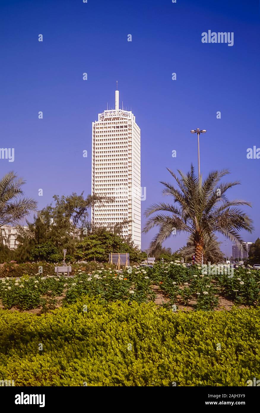 Das Dubai World Trade Center Gebäude, das erste von Dubais modernes Hochhaus Wolkenkratzer, Gebäude, die das Stadtbild für viele Jahre beherrscht Stockfoto