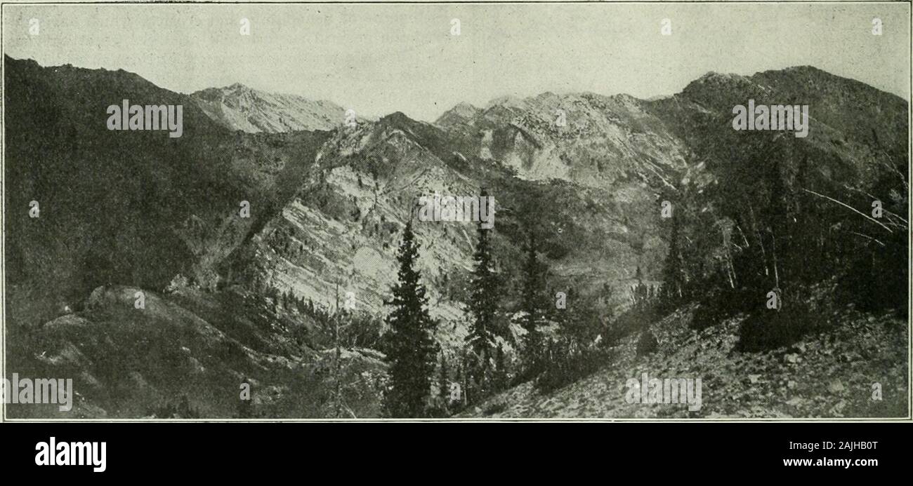 E/MJ: Engineering und Mining Journal. MINE VON TTAH C - () PPER CO. BINGHAM (XNION tertiären Formationen, die weitgehend von sandstoneand Schiefer bestehen enthalten jedoch einige Kalkstein. An ein paar placesin der Great Basin, tertiären Sedimenten liegenden uncon - formably auf der älteren Gesteine sind ausgesetzt. Quaternarysediments große Bereiche im großen Becken - die Bereiche tween besetzen. Extrusive Felsen sind von Interesse, weil Ihre ex-Zelt, und aufdringlichen Felsen, die nicht relativ abun sind - teristically Bestände, die von der Erosion ausgesetzt in laccoliths thesoutheastern teil. Die Zusammensetzung der aufdringlichen Felsen, lik Stockfoto