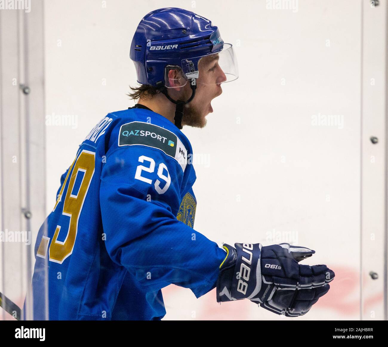 Ostrava, Tschechische Republik. 04 Jan, 2020. Maxim Musorov von Kasachstan in Aktion während der 2020 IIHF World Junior Eishockey WM Relegationsspiel zwischen Deutschland und Kasachstan in Ostrava, Tschechische Republik, am 4. Januar 2020. Quelle: Wladimir Prycek/CTK Photo/Alamy leben Nachrichten Stockfoto