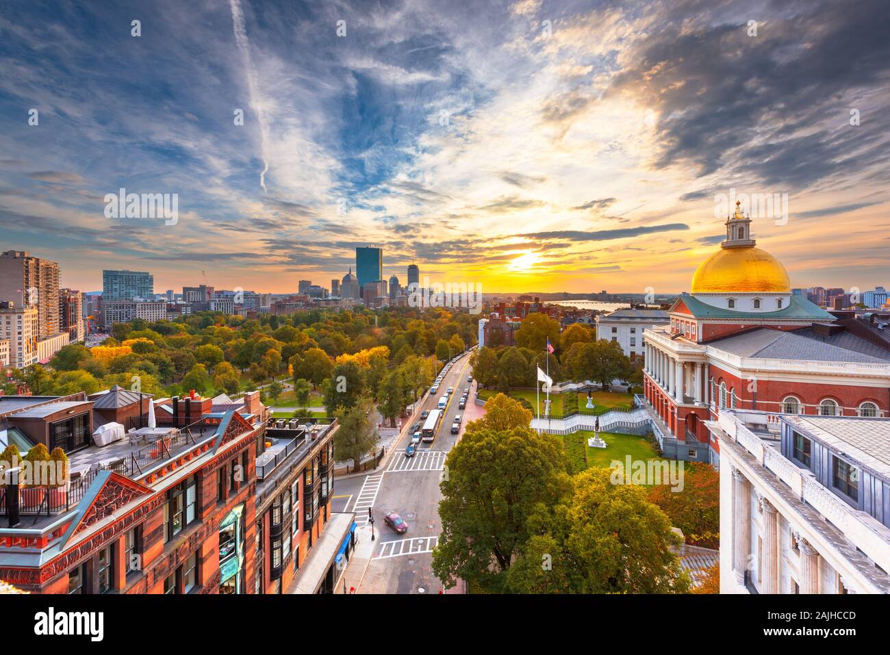 Boston, Massachusetts, USA Stadtbild mit dem State House in der Abenddämmerung. Stockfoto