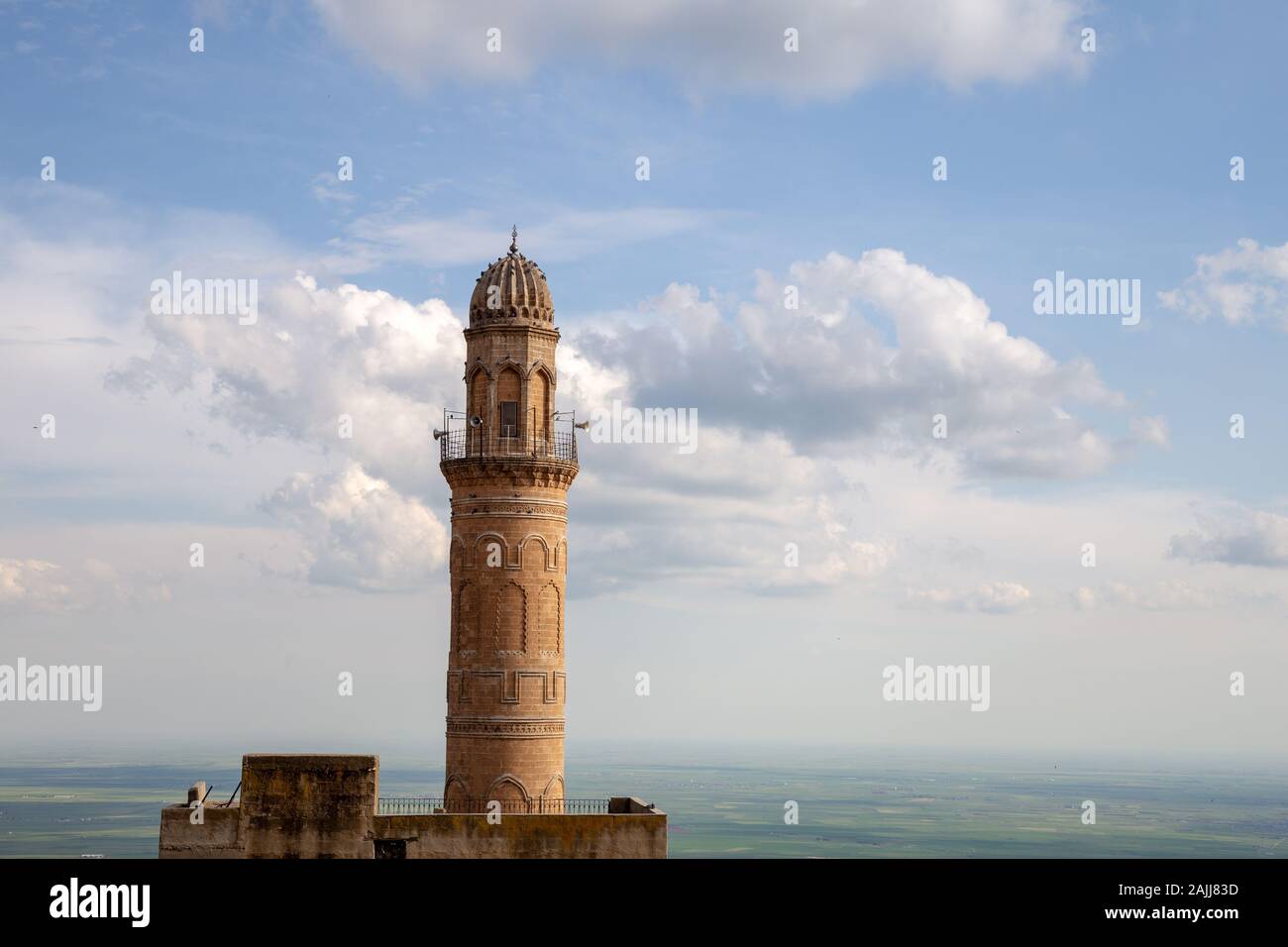 Mardin/Türkei - 05.05.2019: Panoramablick auf Mardin und Große Moschee (Ulu Camii), Mardin, Türkei. Stockfoto