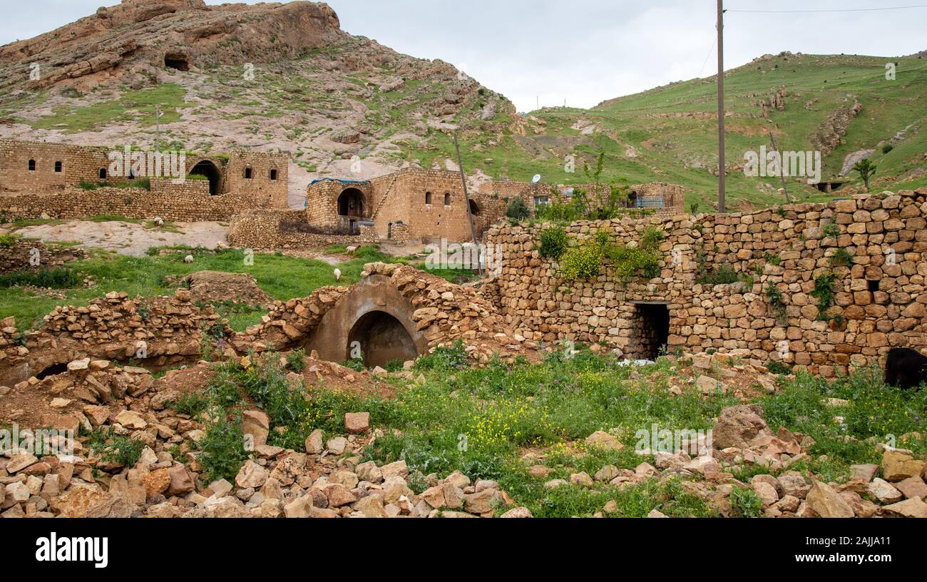 Blick vom Dorf Bilali bei Mardin. In diesem syrischen Dorf leben heute nur noch sehr wenige Menschen. Stockfoto