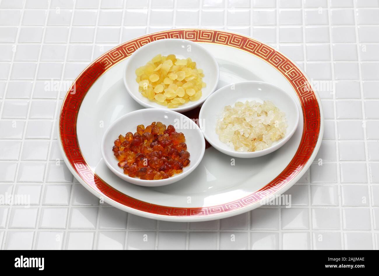 Chinesischer nachtisch Tong sui (süße Suppe) Zutaten; Pfirsich Gummi, Schnee schlucken und Reis Saponin Stockfoto