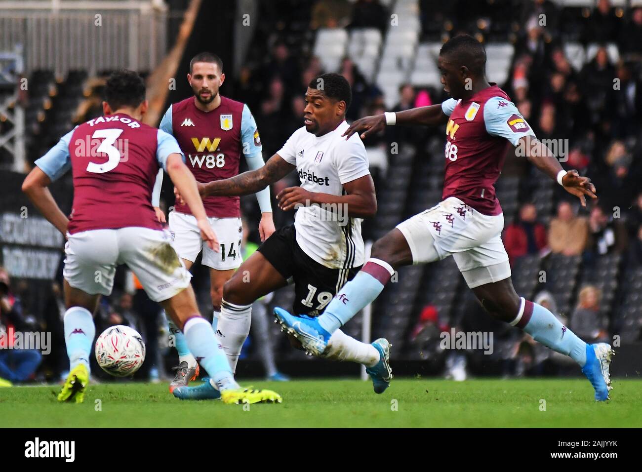 LONDON, ENGLAND - Januar 4, 2020: Ivan Cavaleiro von fulham dargestellt während der FA Cup 2019/20 dritte runde Spiel zwischen FC Fulham und Aston Villa FC im Craven Cottage. Stockfoto