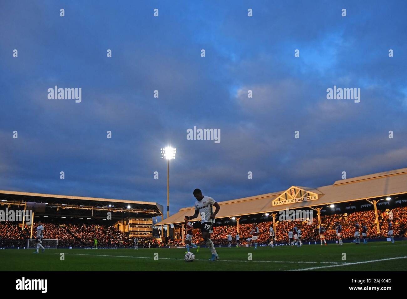 LONDON, ENGLAND - Januar 4, 2020: Blick auf den Ort Bild während der FA Cup 2019/20 dritte runde Spiel zwischen FC Fulham und Aston Villa FC im Craven Cottage. Stockfoto