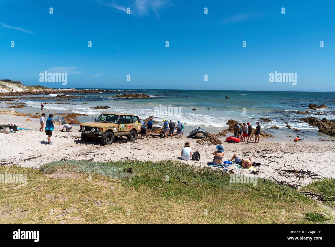 Rooiels, Western Cape, Südafrika. Dezember 2019, die belebten Strand bei Rooiels für die Eröffnung der Cray. Stockfoto