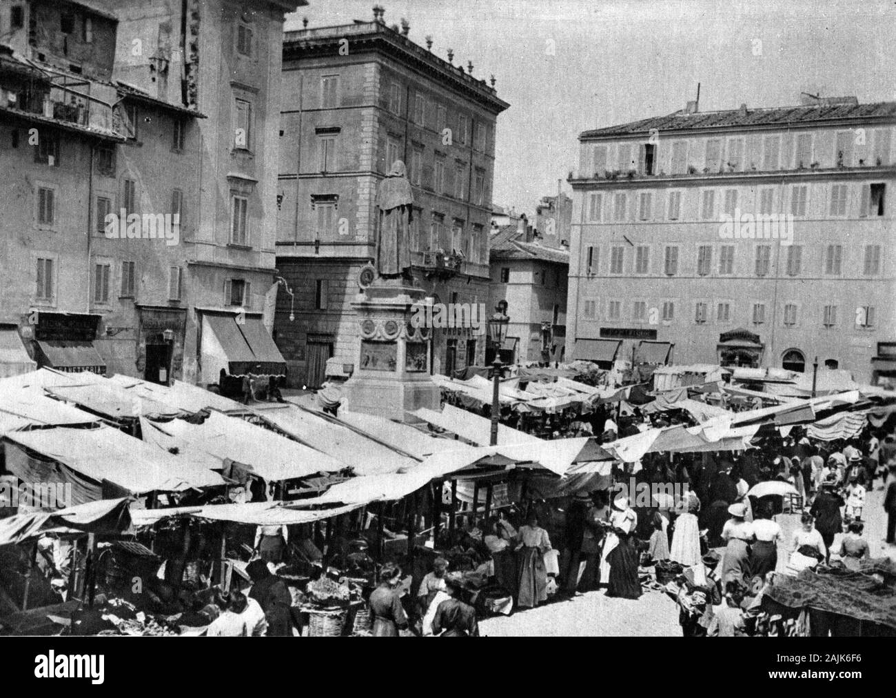 Marktplatz in Rom // Weltkrieg I, Italien Stockfoto