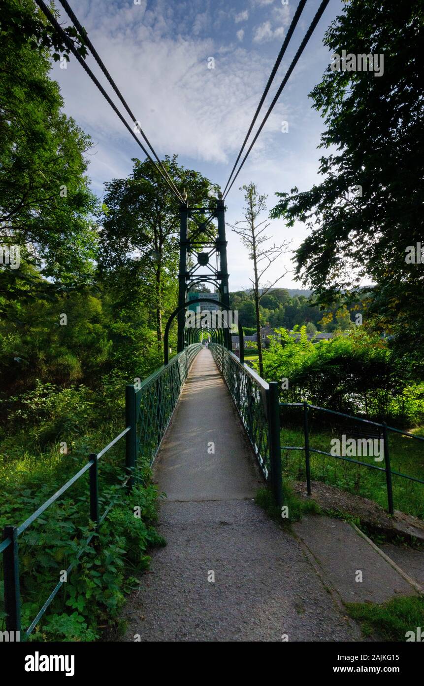 Fuß-Brücke über den Fluss Tay in Pitlochry Perthshire Schottland Großbritannien Stockfoto