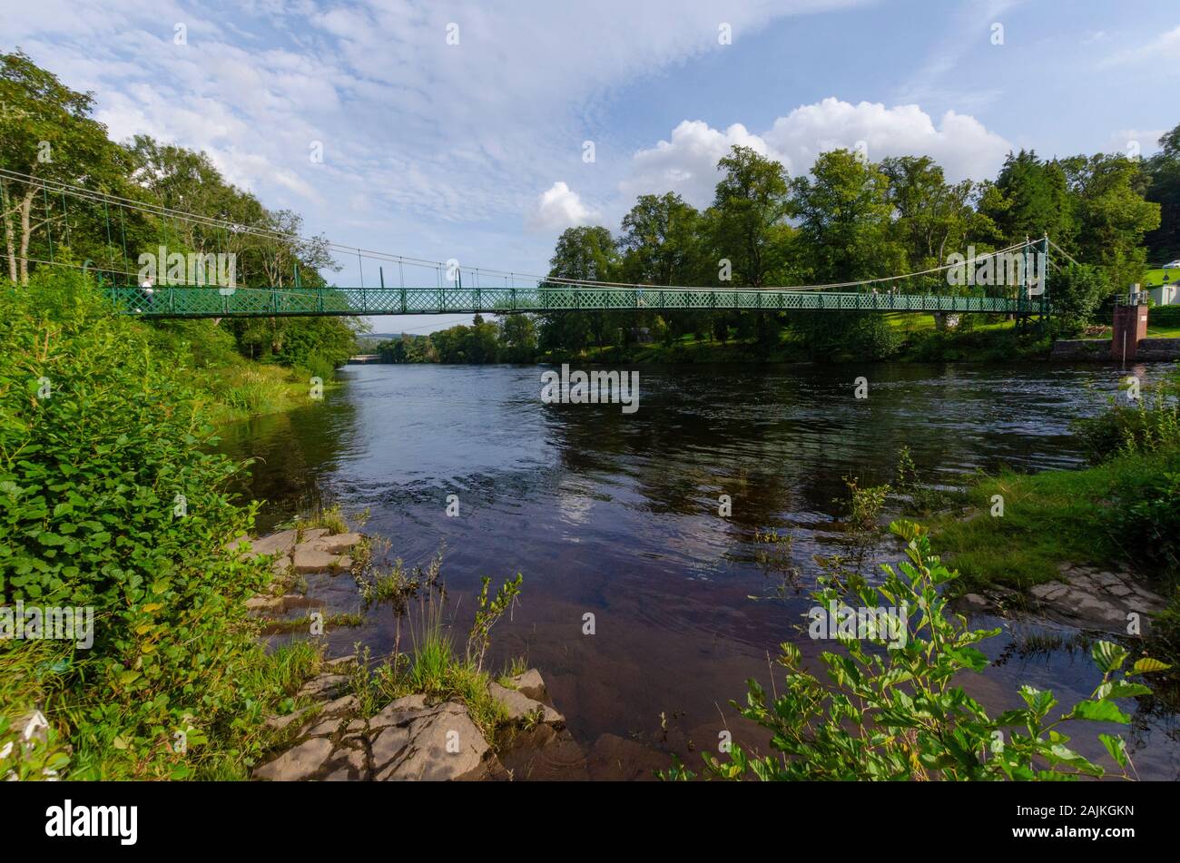 Fuß-Brücke über den Fluss Tay in Pitlochry Perthshire Schottland Großbritannien Stockfoto