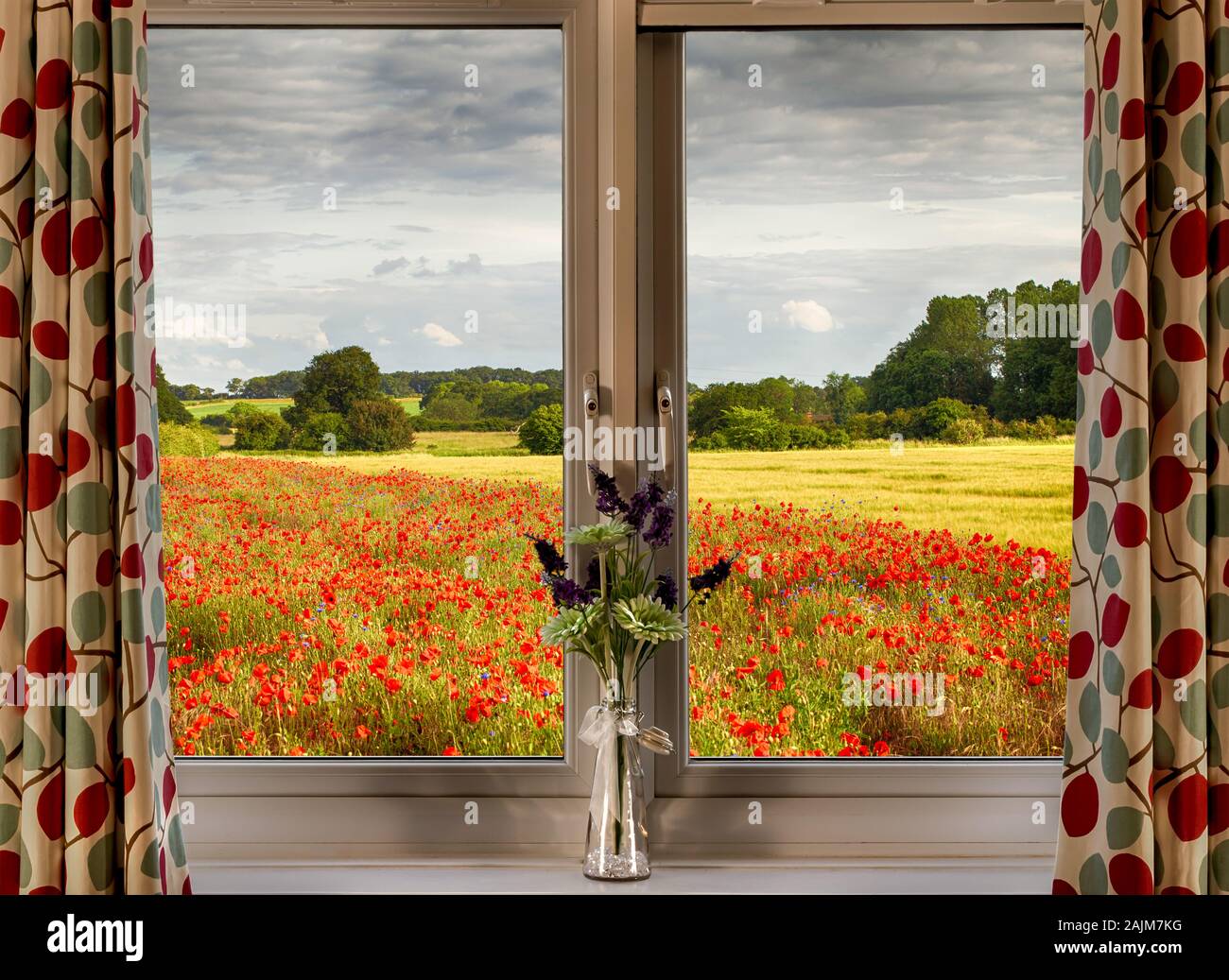 Fenstervorhang und Gardine - ein lizenzfreies Stock Foto von Photocase
