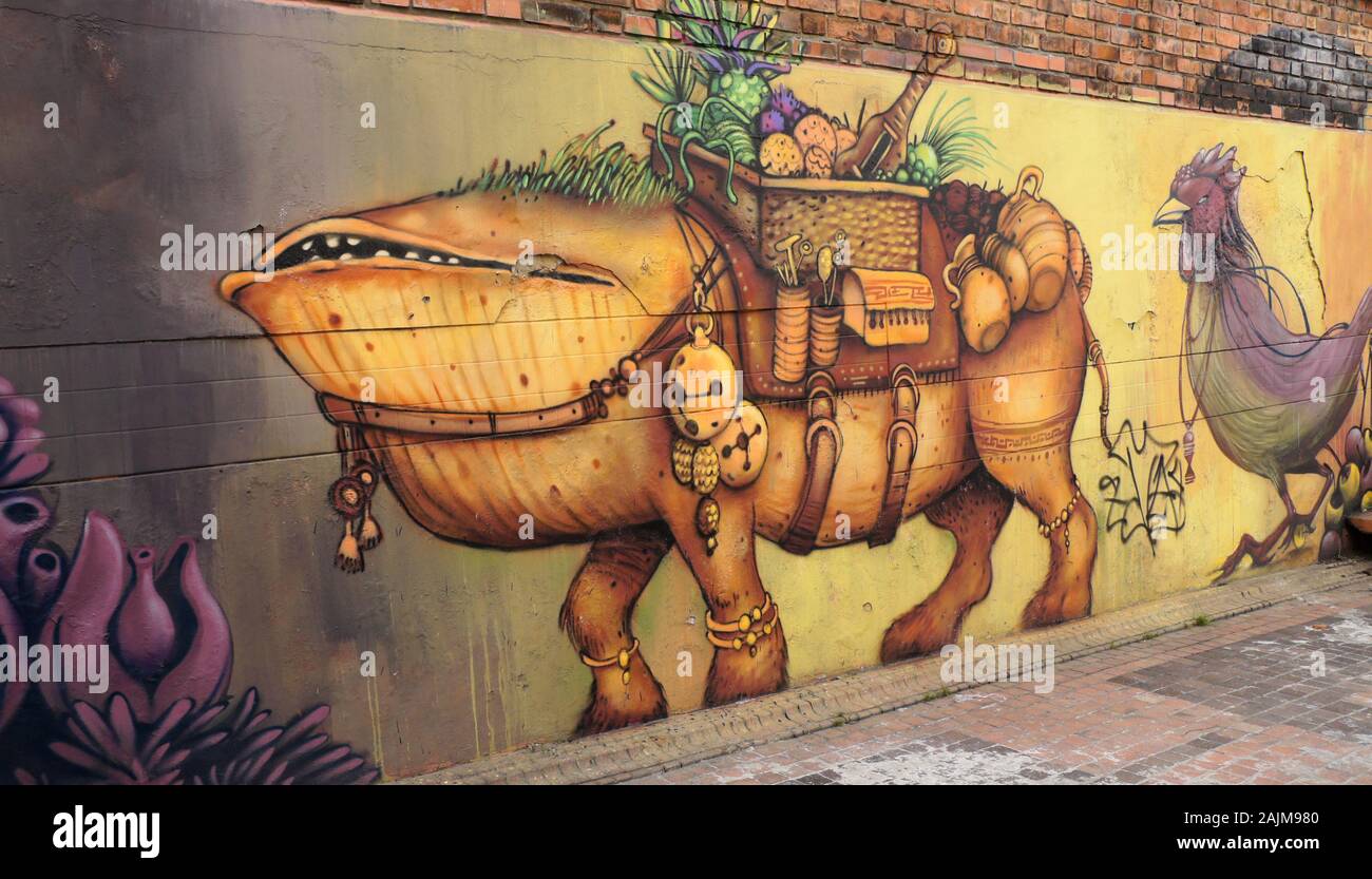 Farbenfrohe Wandgemälde gemalt von street artist Wosnan an der Wall in La Concordia, Bogota, Kolumbien; 'Ghoerthugo "wandernde Arten, Projekt imaginäre Welten Stockfoto