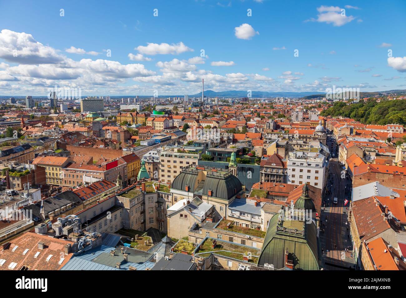 Luftaufnahme von Zagreb urbanen Stadtzentrum. Stockfoto